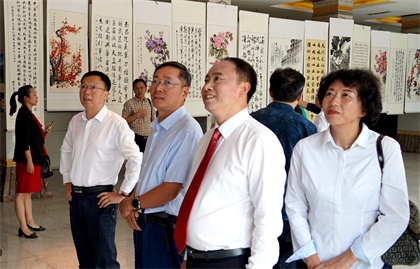 开云官方入口登录股份公司举行“三庆”活动文学书画摄影作品展