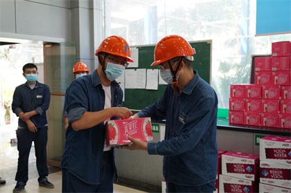 开云官方入口登录股份公司总经理赵永清率队开展“送清凉”慰问活动