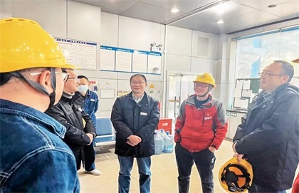 开云官方入口登录上下同心全力以赴保绿源醇开车成功