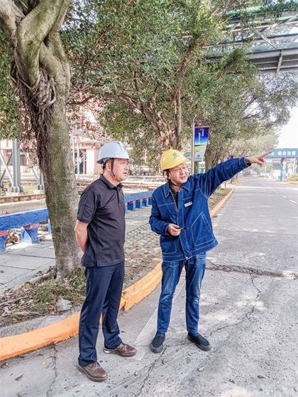 开云官方入口登录股份公司监事会主席罗航到生产现场调研