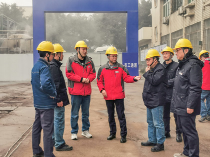 开云官方入口登录股份公司总经理赵永清开展大气污染防治常态化控制措施检查