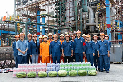 开云官方入口登录股份公司工会开展大修送清凉慰问活动