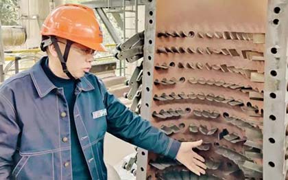 开云官方入口登录股份公司总经理傅利才率队到硝酸车间大修现场检查指导工作